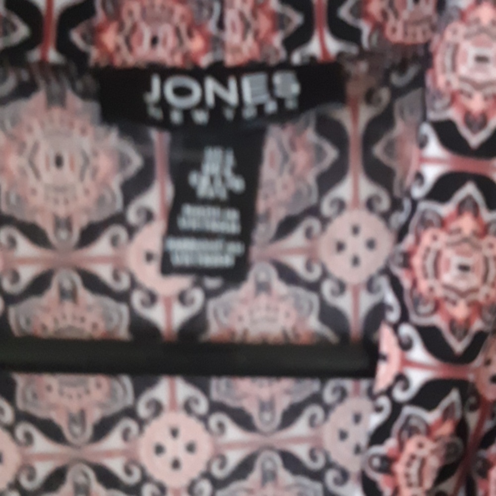 a dressing blouse  for work in offices or el party